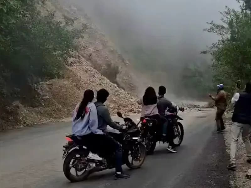 Derrumbe en sierra de Chiapas deja incomunicadas a varias comunidades
