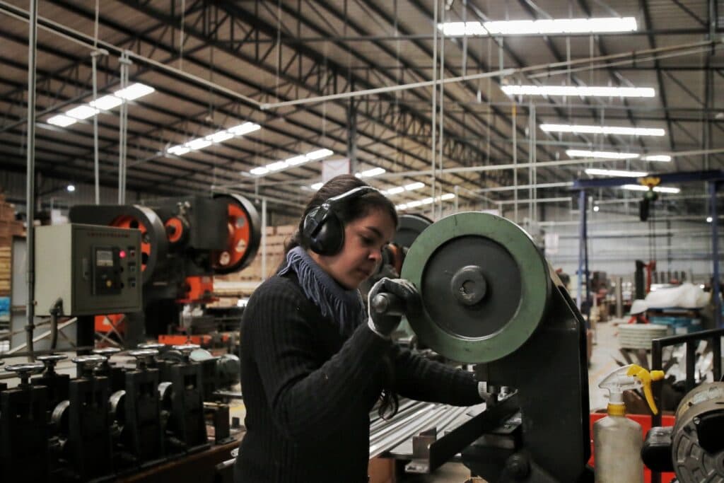 Ocupa Jalisco tercer lugar nacional en generación mensual de empleo formal