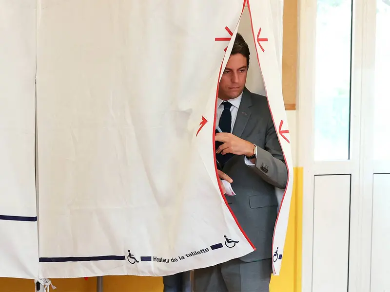 Primer ministro francés renuncia por victoria de izquierda