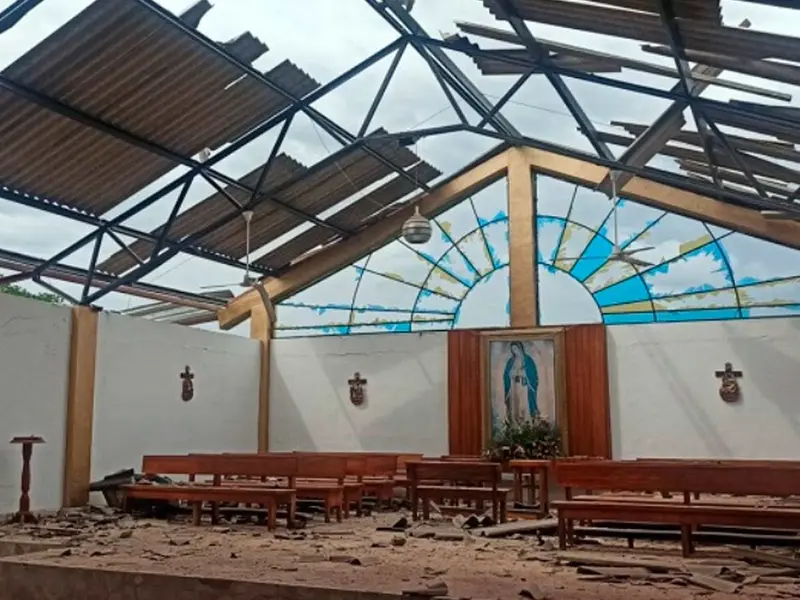 Explota iglesia en Michoacán
