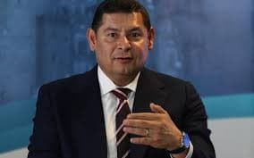 Alejandro Armenta apoya a Sheinbaum tras ataques de Claudio X