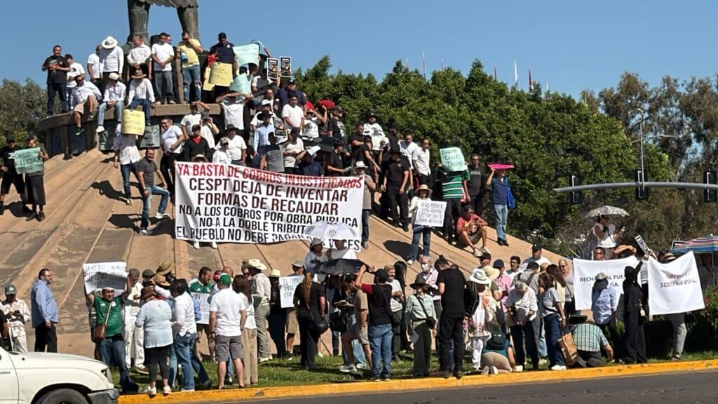 “Ya Basta”: Habitantes y Comerciantes Marchan en Tijuana Contra el Abuso de Altos Impuestos, Extorsión e Inseguridad